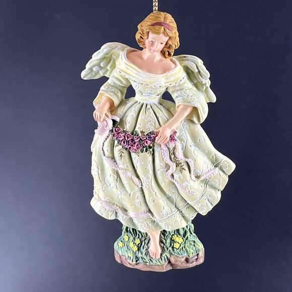 Angel Of Roses Pipka's Earth Angels Resin Ornament #11502 w/ Box - Picture 5 of 11